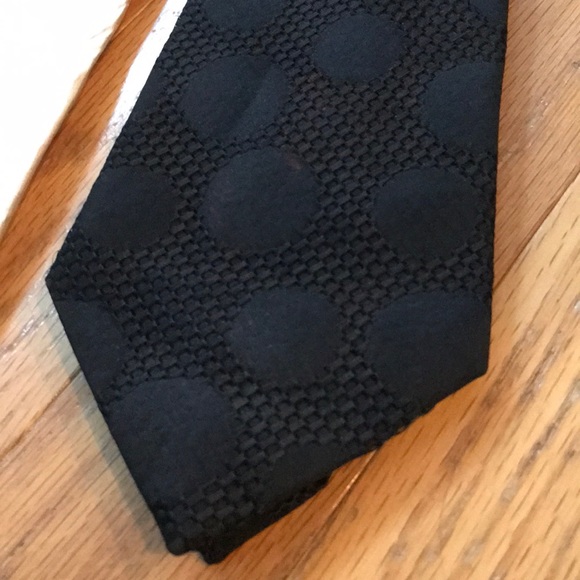 Calvin Klein Gold / Yellow Tie AND Black Arrow Modern Classic Ties - Set of 2 - Picture 4 of 10